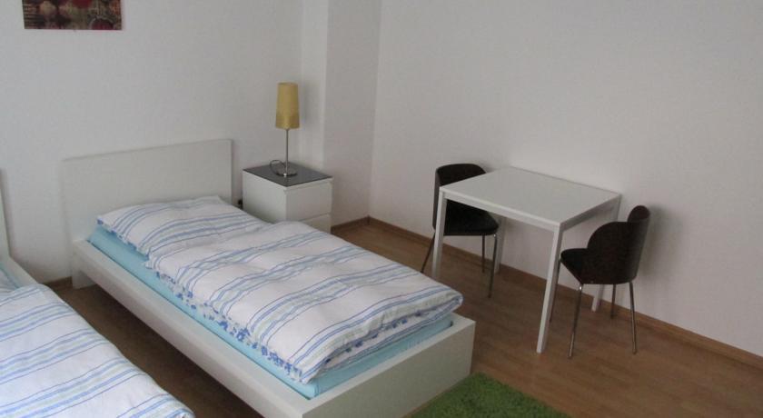 Apartments Mayen Pokoj fotografie